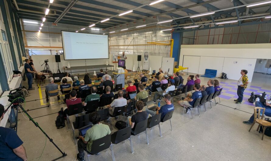 Wenn die Welt zu Besuch kommt: Open Source Debian Konferenz an der Filasez