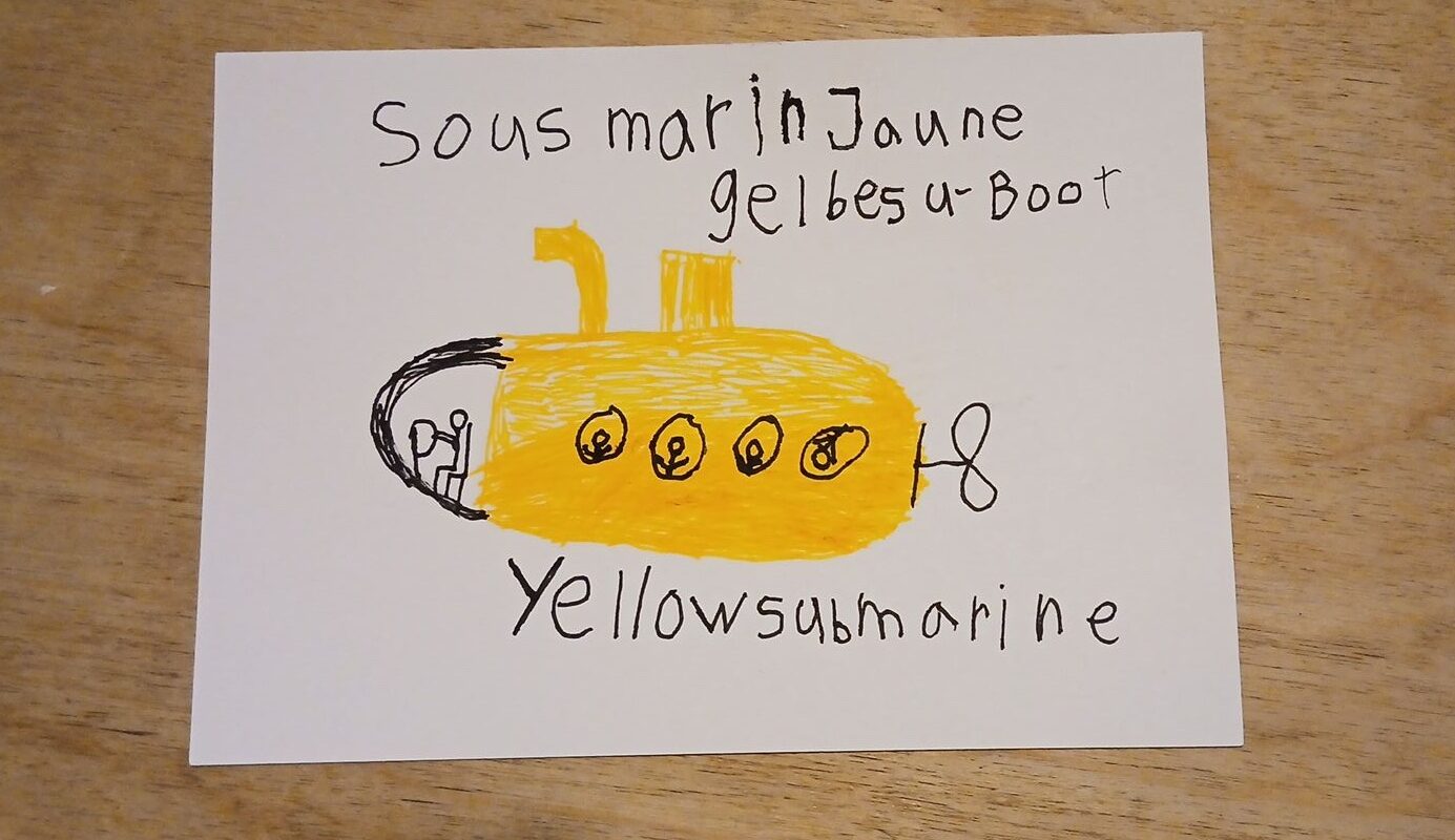 Sous-marin jaune